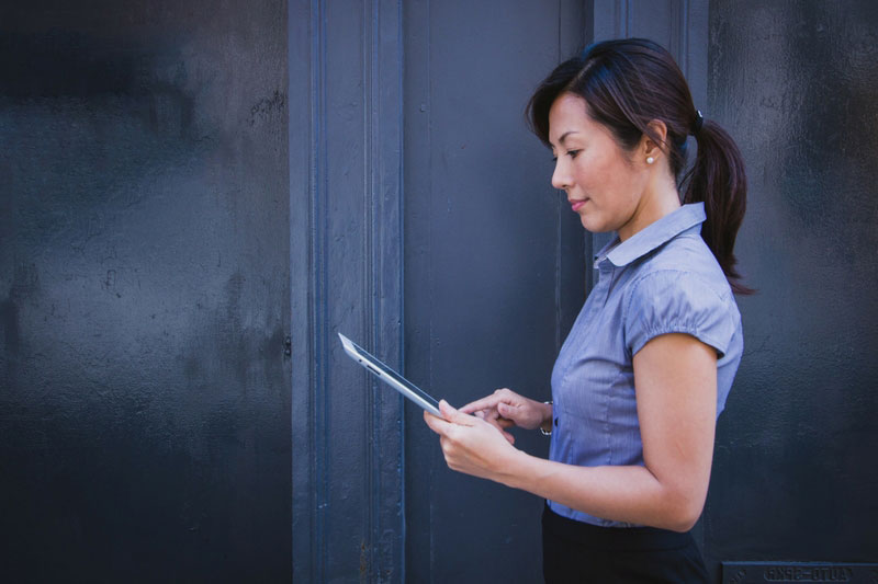 mujeres en puestos de liderazgo